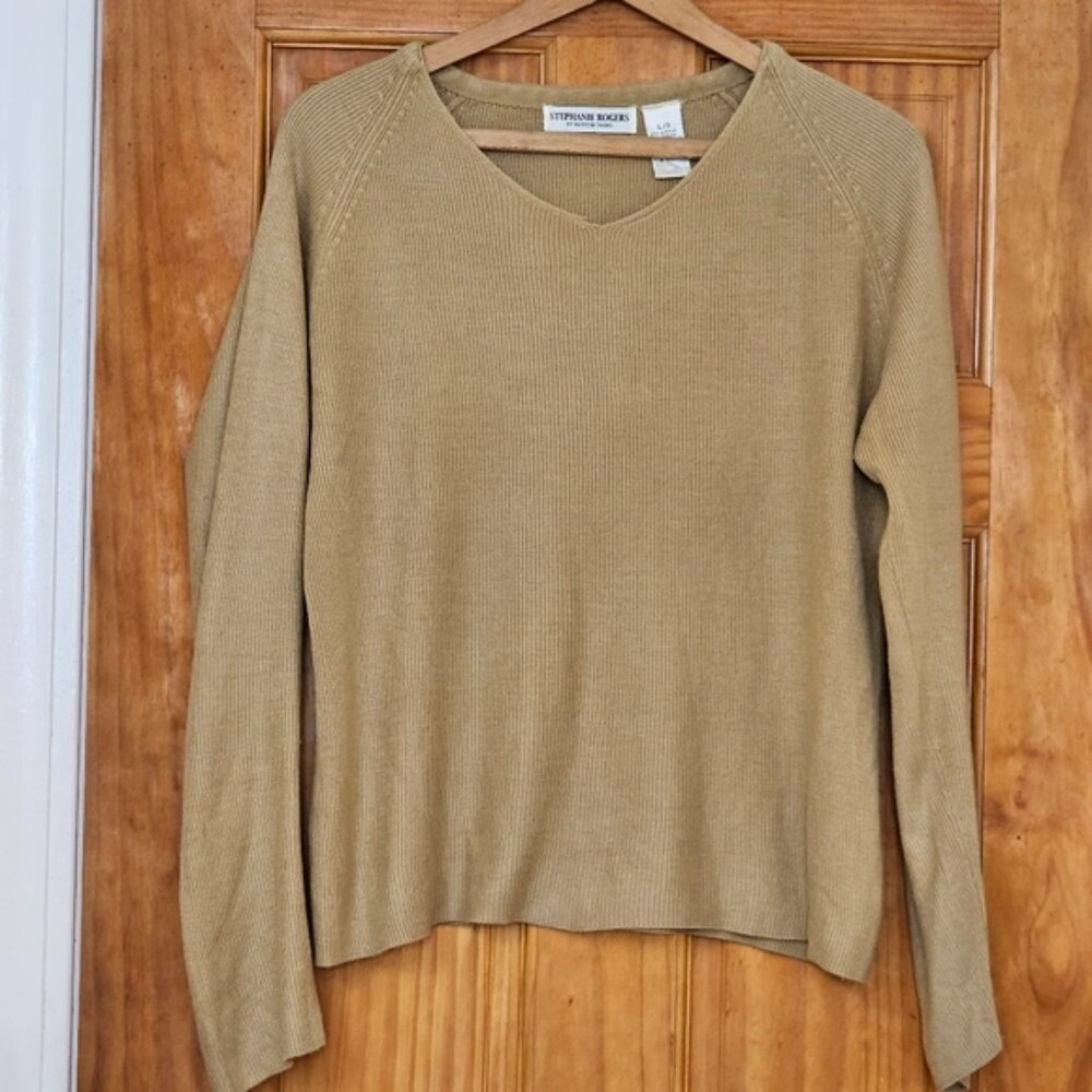 Stephanie Rogers Women's Beige V-neck Long-Sleeve Sweater, Size L